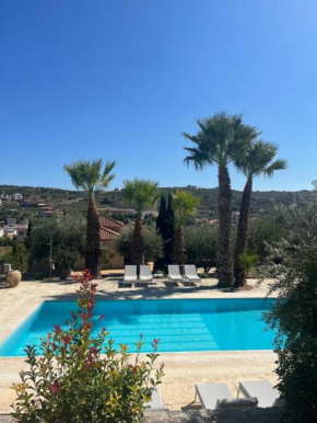 The Olive Grove Villas with swimming pool and breakfast